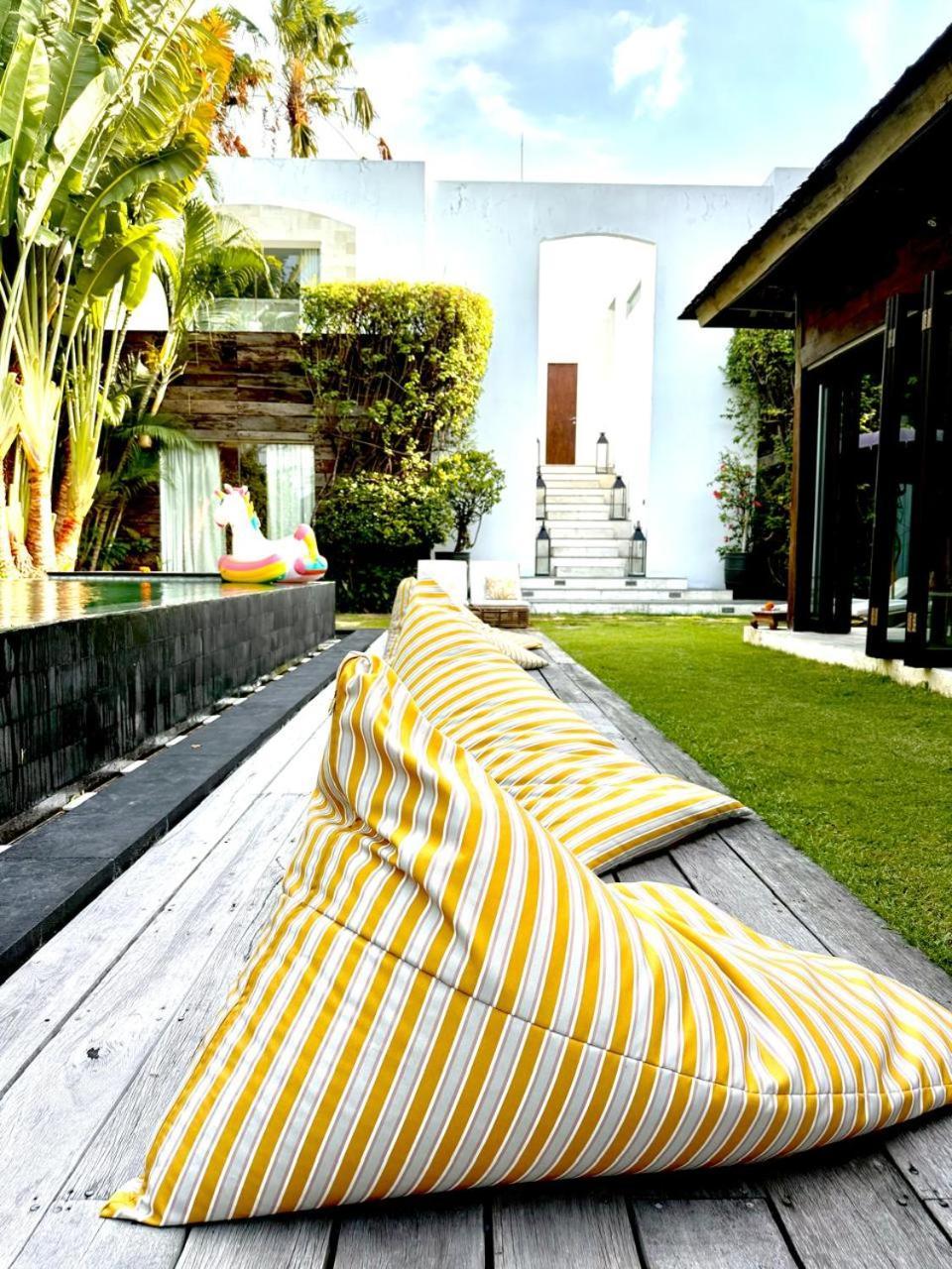 Elegant Villa Casabianca - Tropical Pool & Garden, Near Potato Head Beach Club! سمينياك المظهر الخارجي الصورة