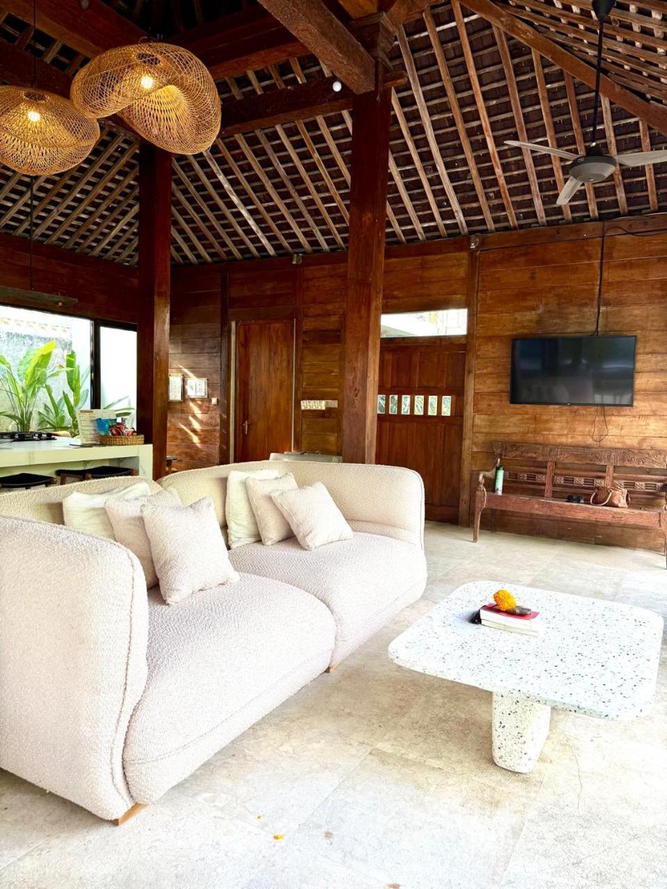 Elegant Villa Casabianca - Tropical Pool & Garden, Near Potato Head Beach Club! سمينياك المظهر الخارجي الصورة