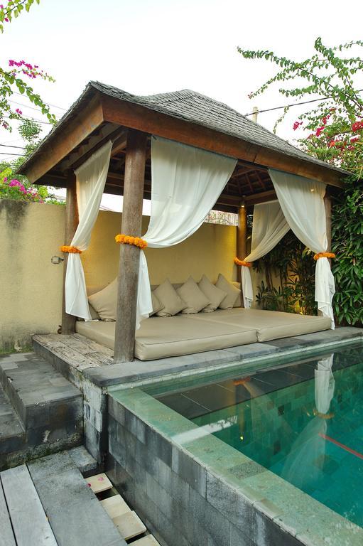 Elegant Villa Casabianca - Tropical Pool & Garden, Near Potato Head Beach Club! سمينياك المظهر الخارجي الصورة