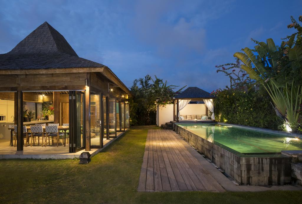 Elegant Villa Casabianca - Tropical Pool & Garden, Near Potato Head Beach Club! سمينياك المظهر الخارجي الصورة